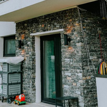 revestimento-de-parede-em-pedra-natural-800×411
