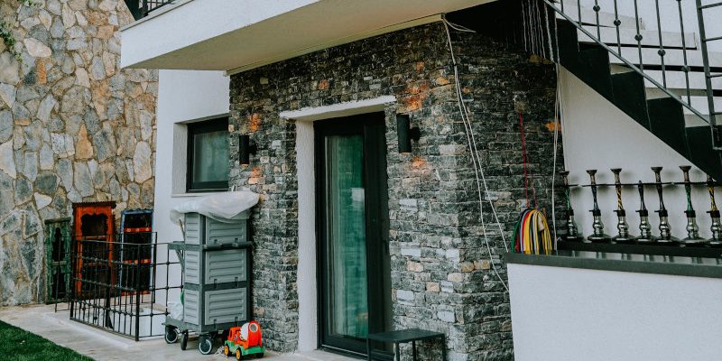 revestimento-de-parede-em-pedra-natural-800×411
